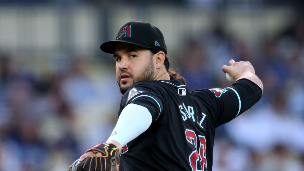 Is it time for a Diamondbacks change at 3B with Eugenio Suarez?