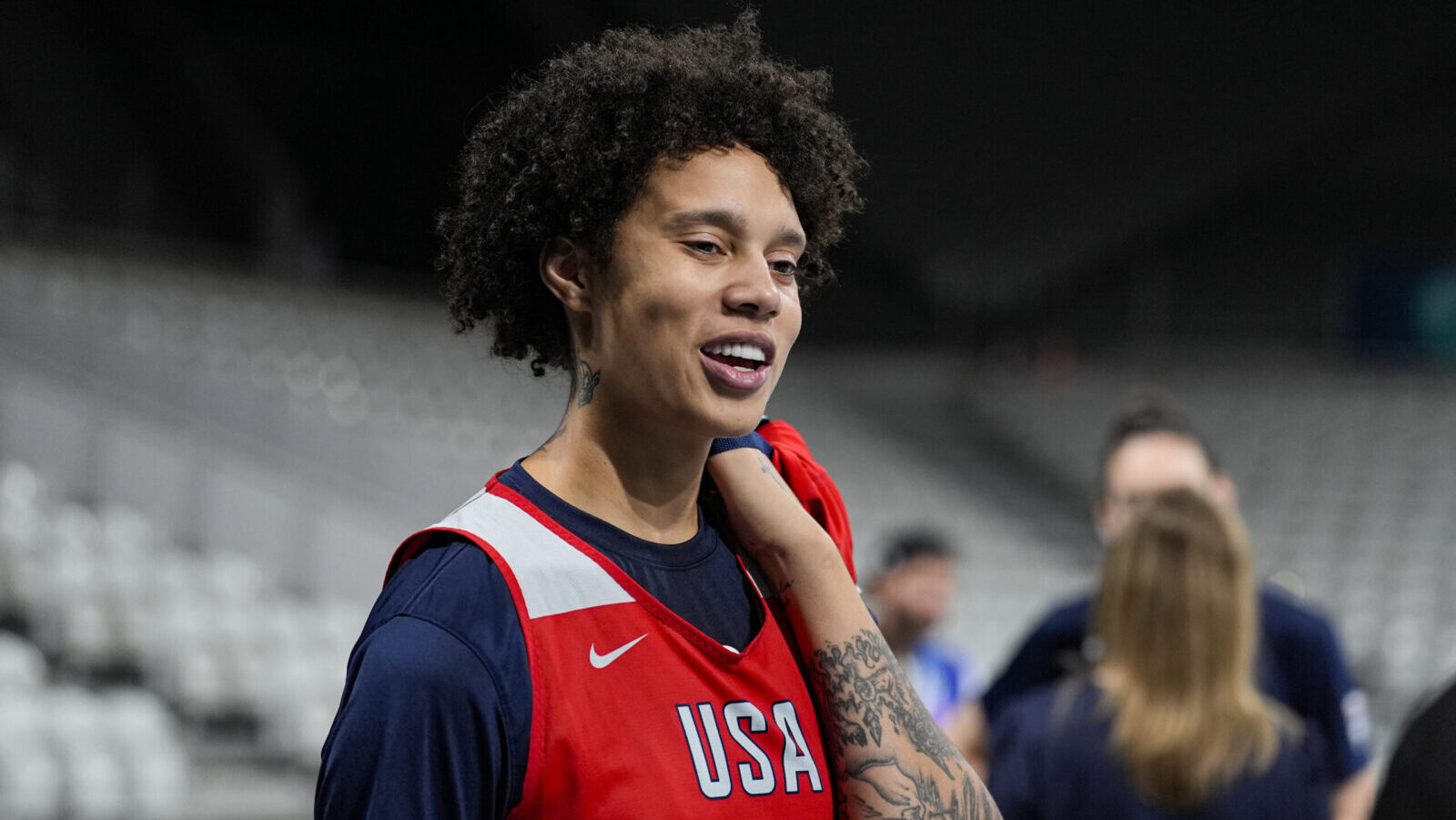 All Aboard! US women's basketball team arrives at Olympics via train from London