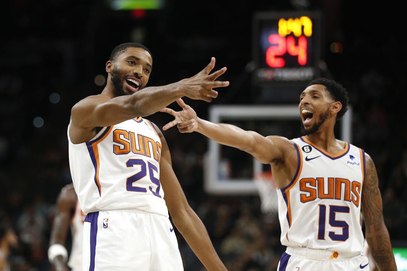 Phoenix Suns v San Antonio Spurs