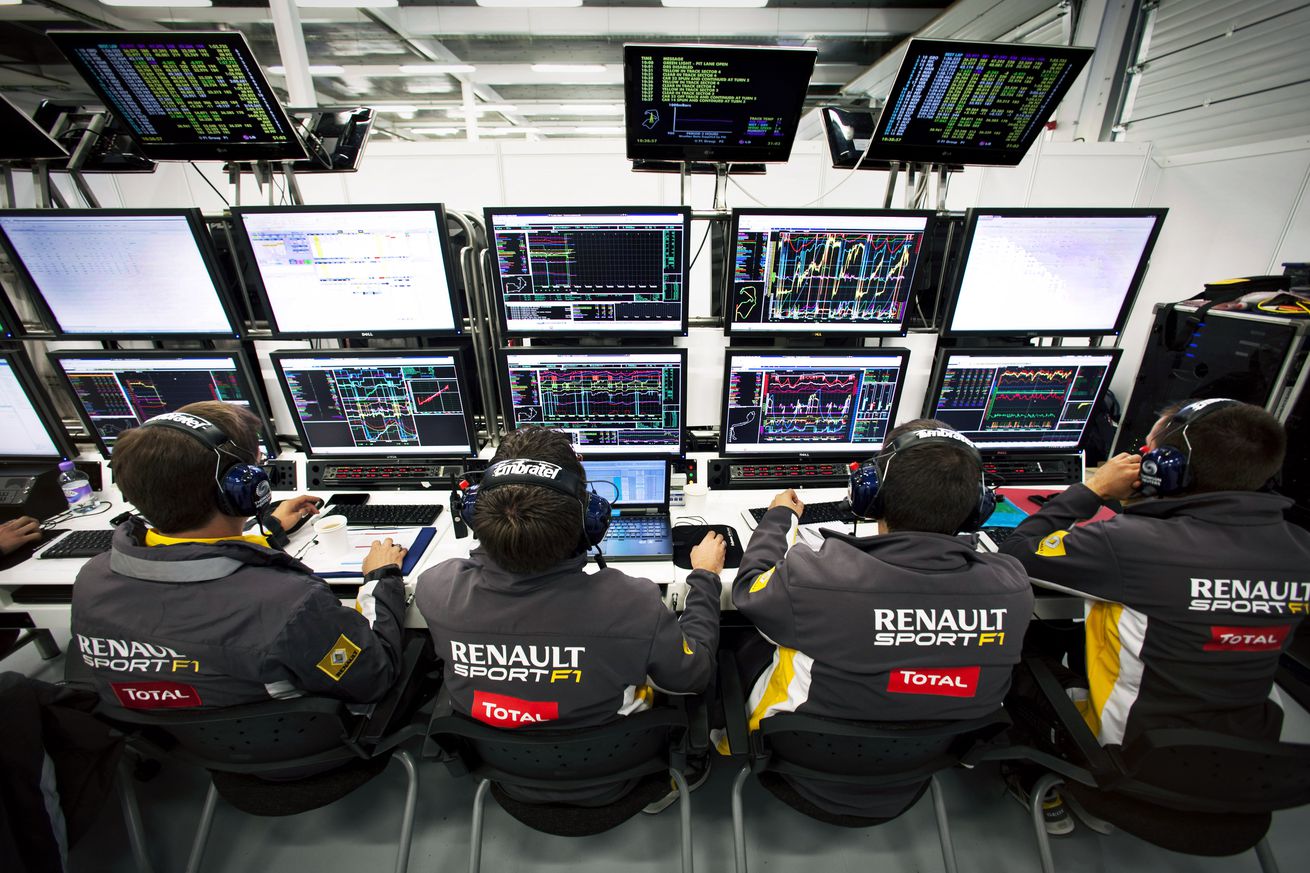 Renault Data Engineers, Computer Displays, 2012 British Grand Prix