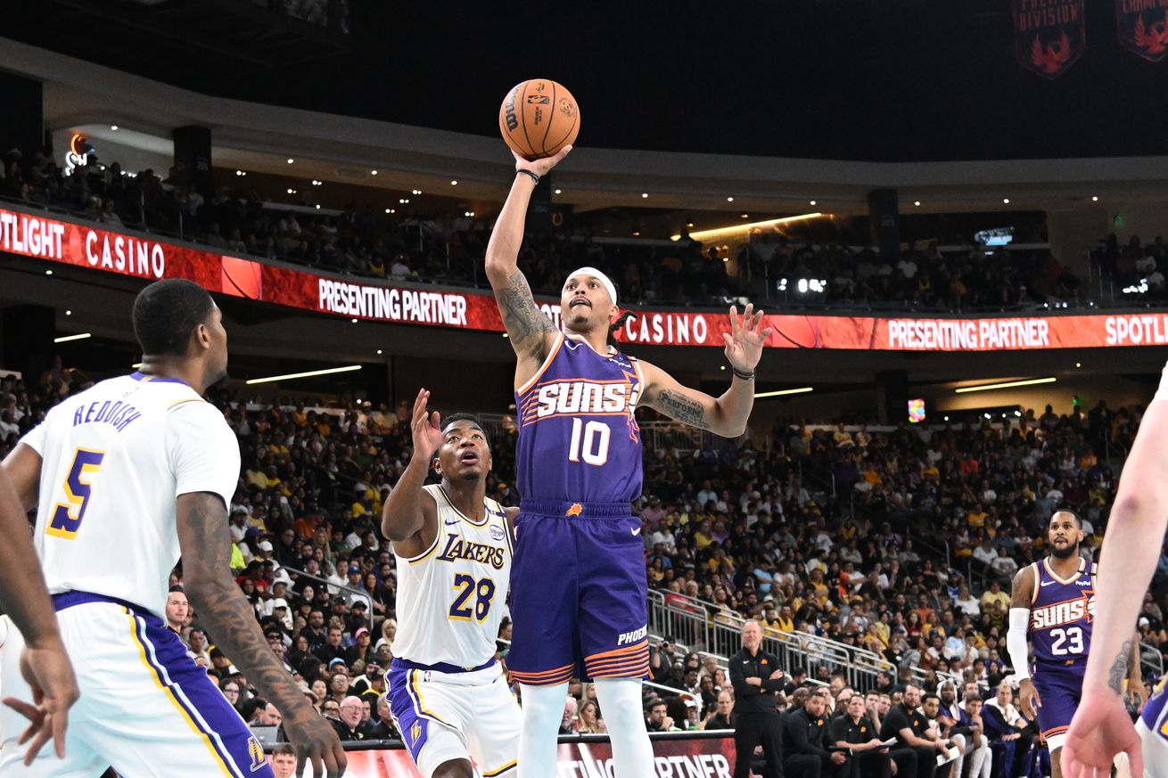 Phoenix Suns v Los Angeles Lakers