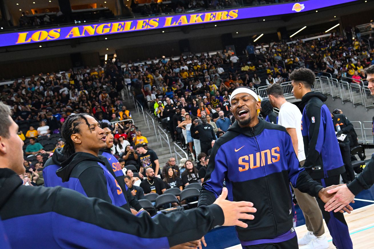 Phoenix Suns v Los Angeles Lakers