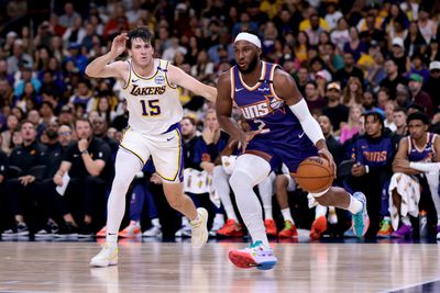 Phoenix Suns v Los Angeles Lakers