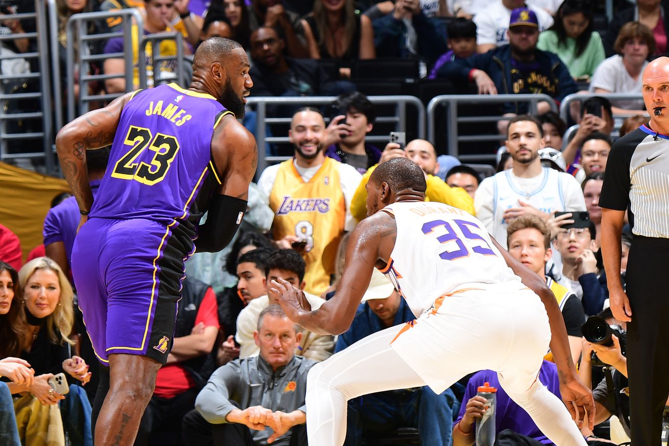 Phoenix Suns v Los Angeles Lakers