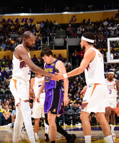 Phoenix Suns v Los Angeles Lakers