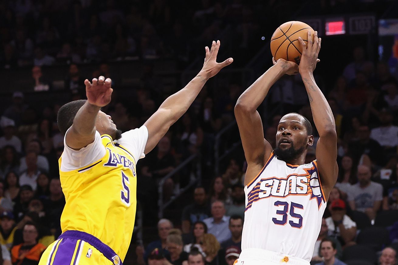 Los Angeles Lakers v Phoenix Suns