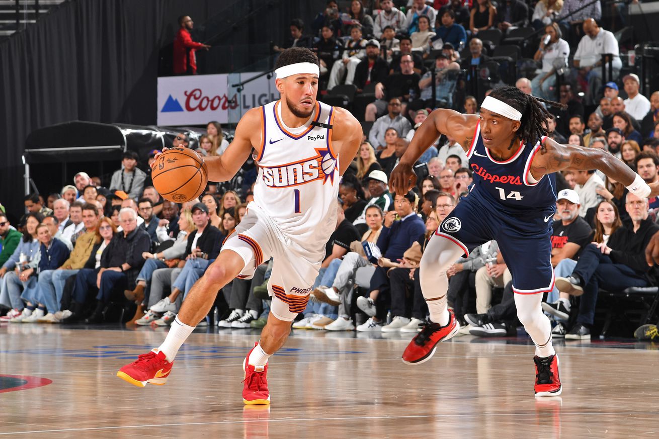 Phoenix Suns v Los Angeles Clippers