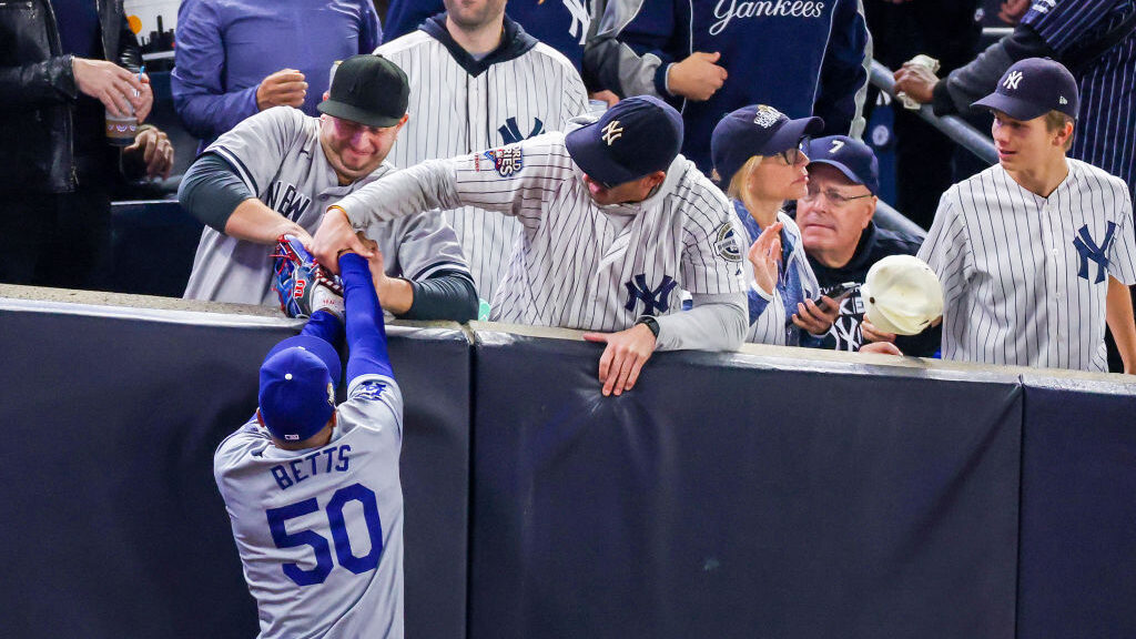 Yankees fans rip baseball out of Dodgers OF Mookie Betts' glove at World Series