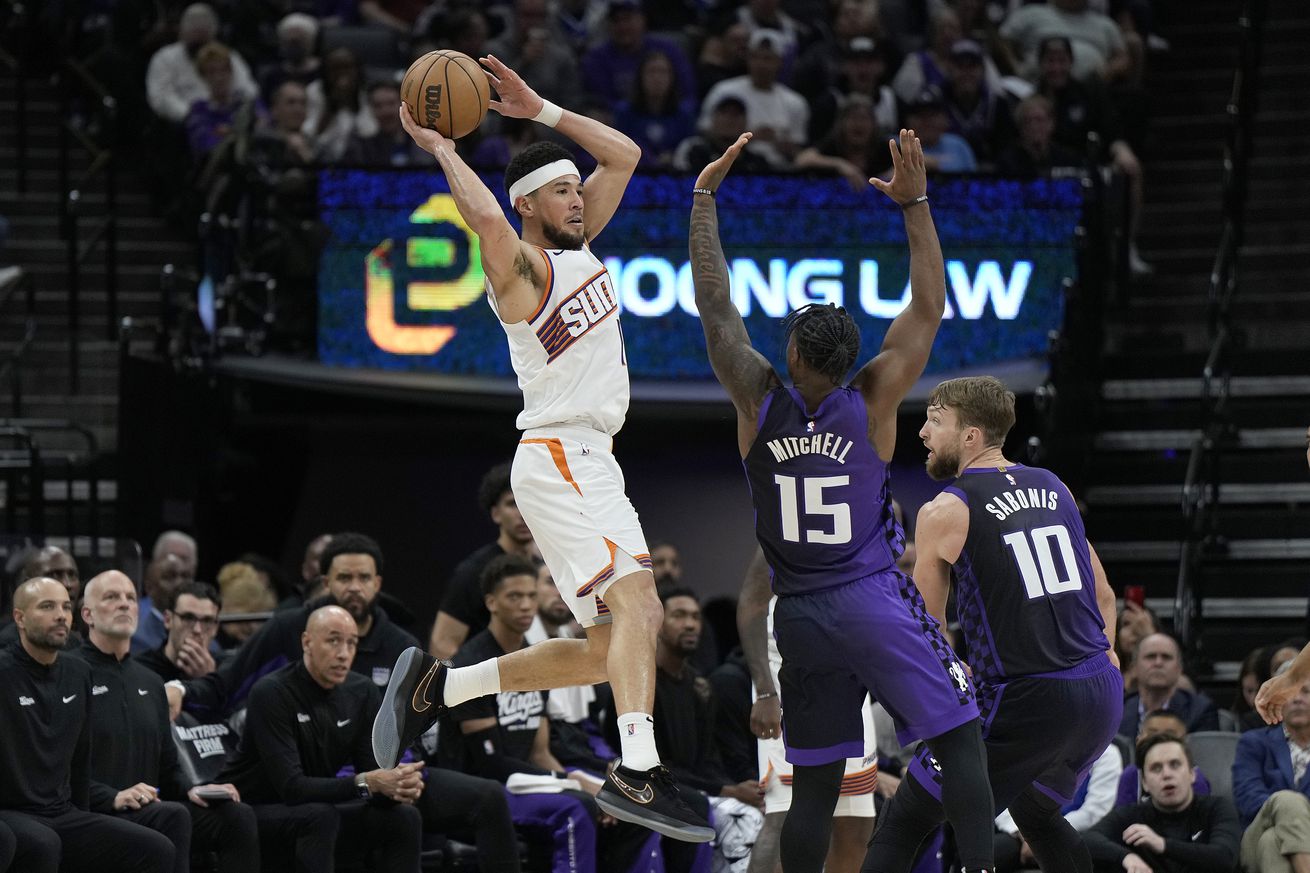 Phoenix Suns v Sacramento Kings