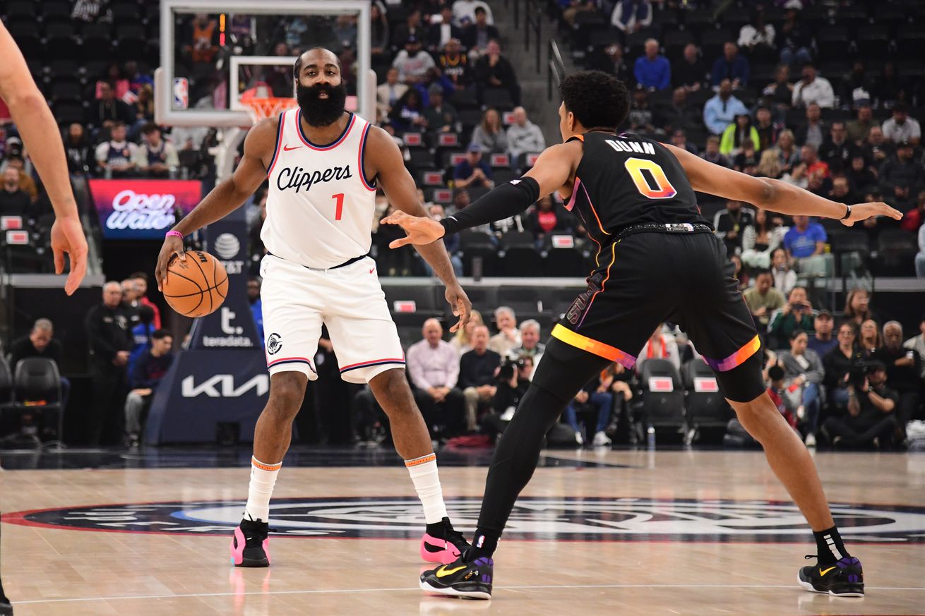 Phoenix Suns v Los Angeles Clippers