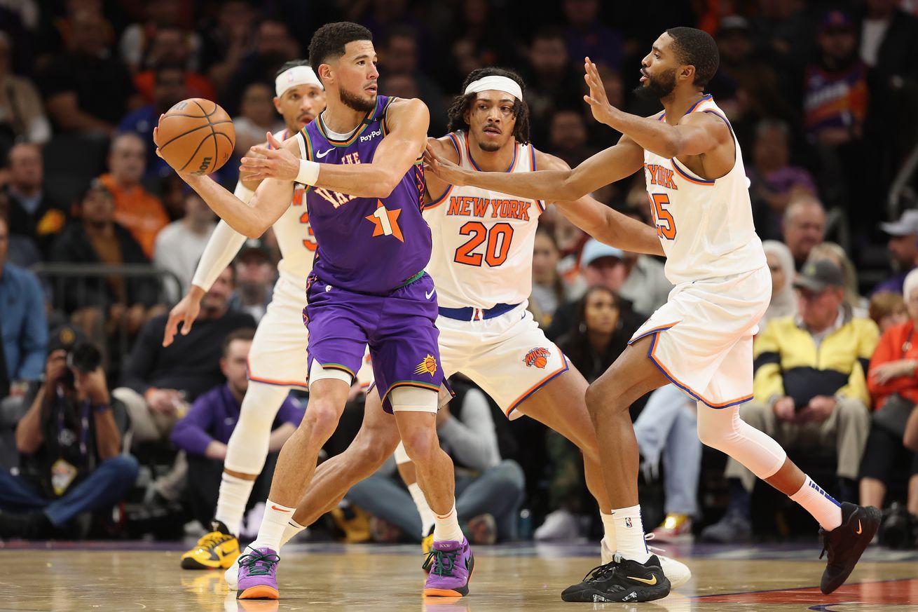 New York Knicks v Phoenix Suns