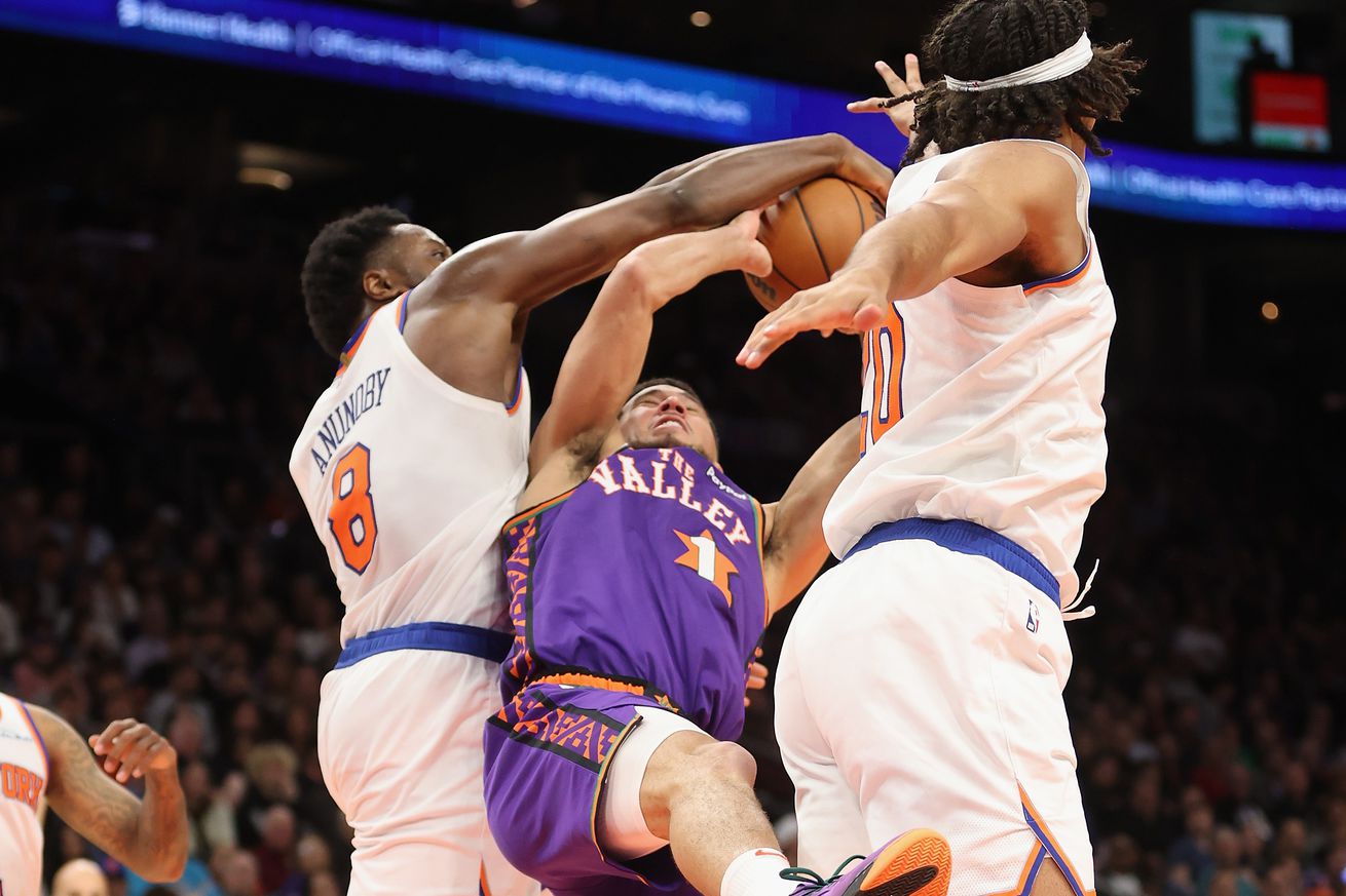 New York Knicks v Phoenix Suns