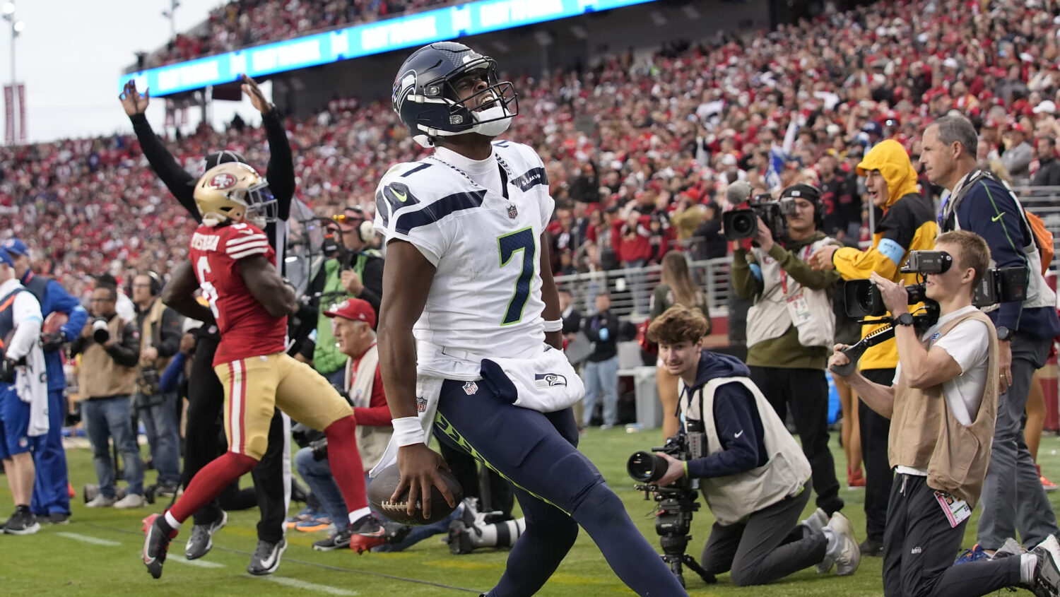 Seahawks beat 49ers as Cardinals’ NFC West lead extends to 1 game