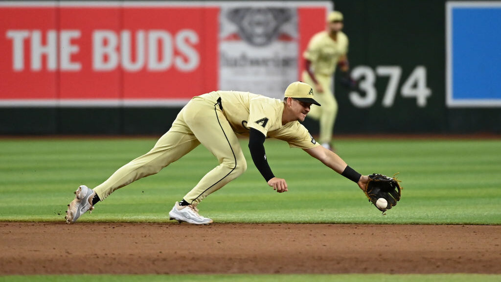 Diamondbacks giving Kevin Newman a look at 3B