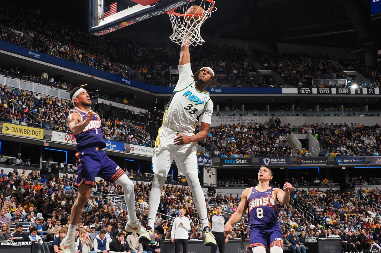 Phoenix Suns v Indiana Pacers