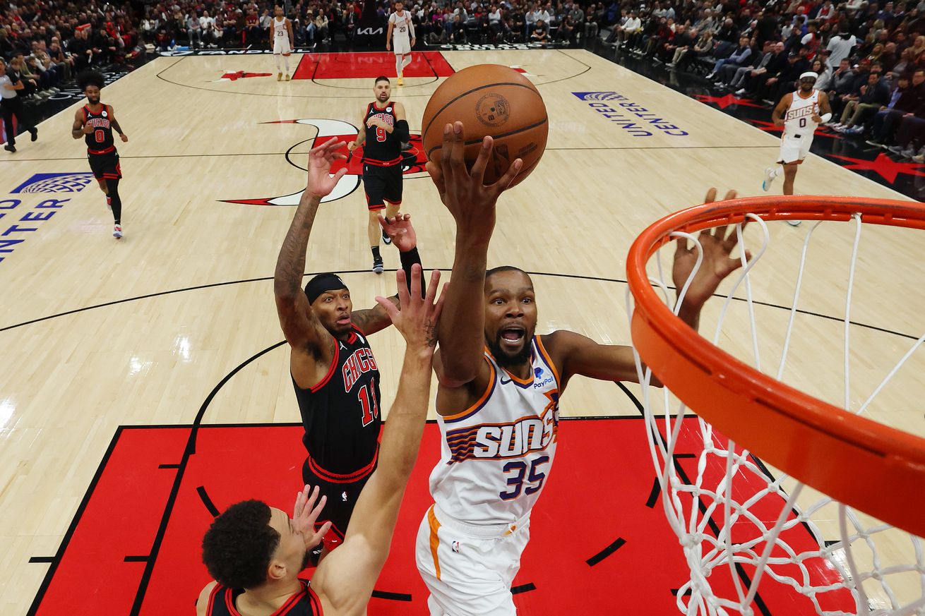 Phoenix Suns v Chicago Bulls