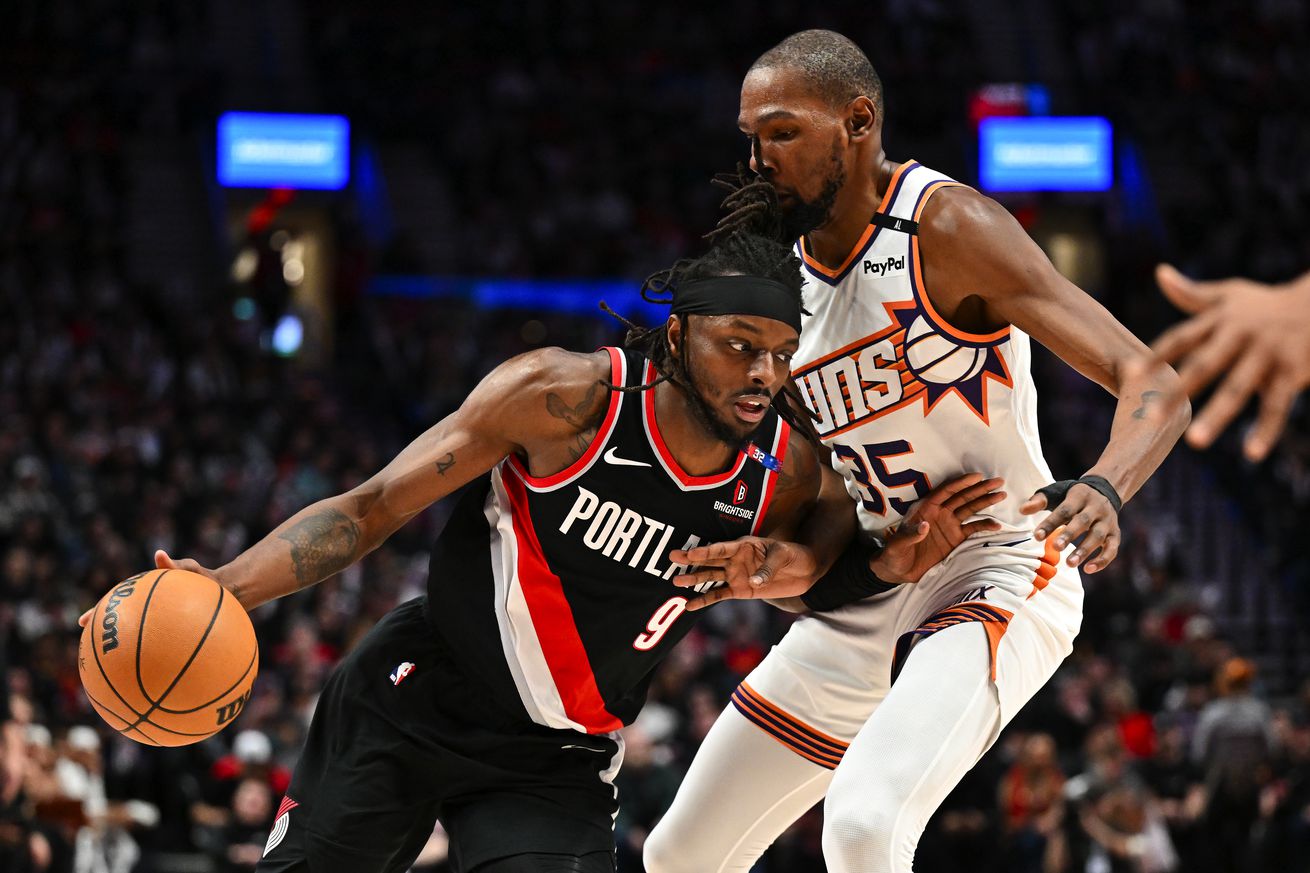 Phoenix Suns v Portland Trail Blazers