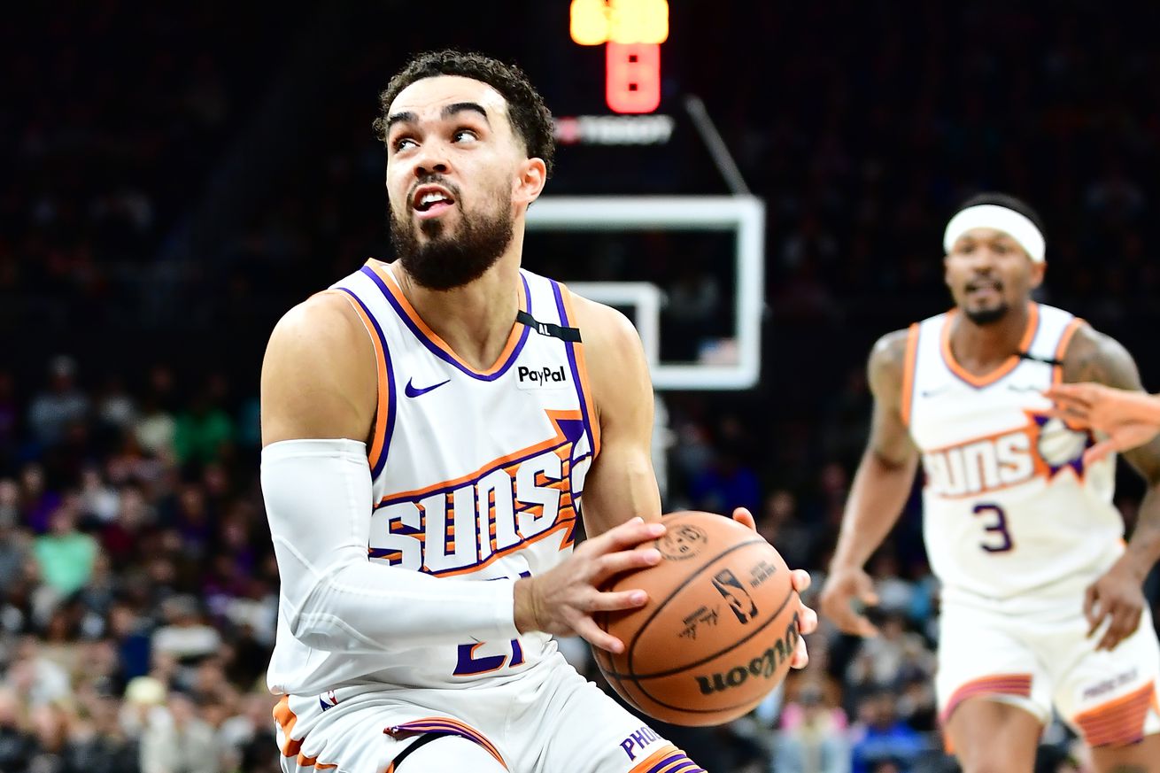 Phoenix Suns v San Antonio Spurs