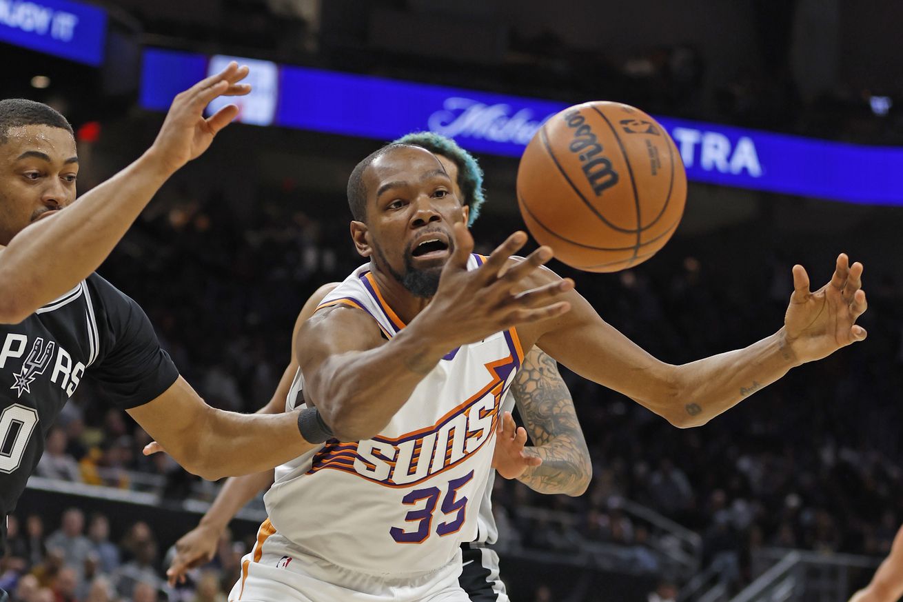 Phoenix Suns v San Antonio Spurs