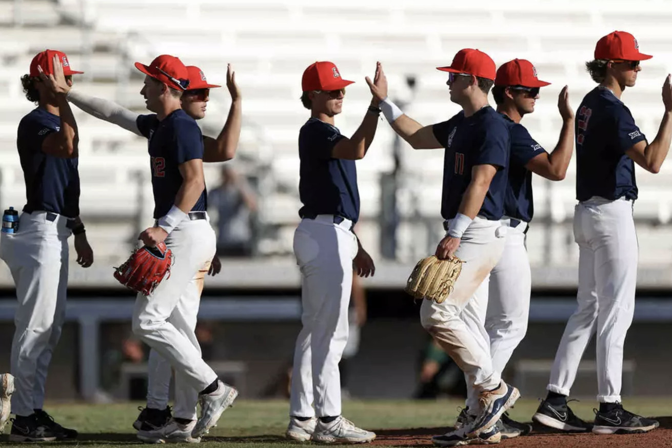 arizona-wildcats-baseball-preview-ole-miss-clemson-louisville-chip-hale-globe-life-field-texas-2025