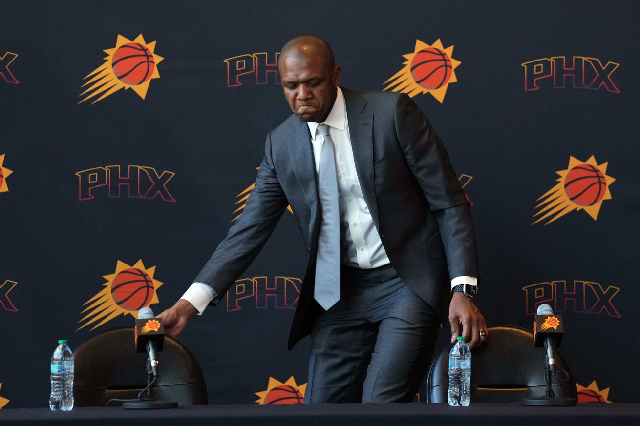 NBA: Phoenix Suns-Press Conference