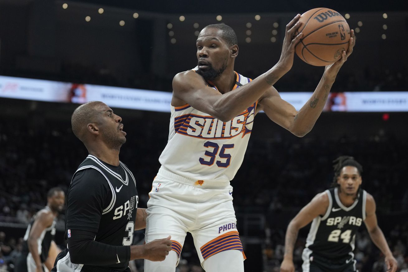 NBA: Phoenix Suns at San Antonio Spurs