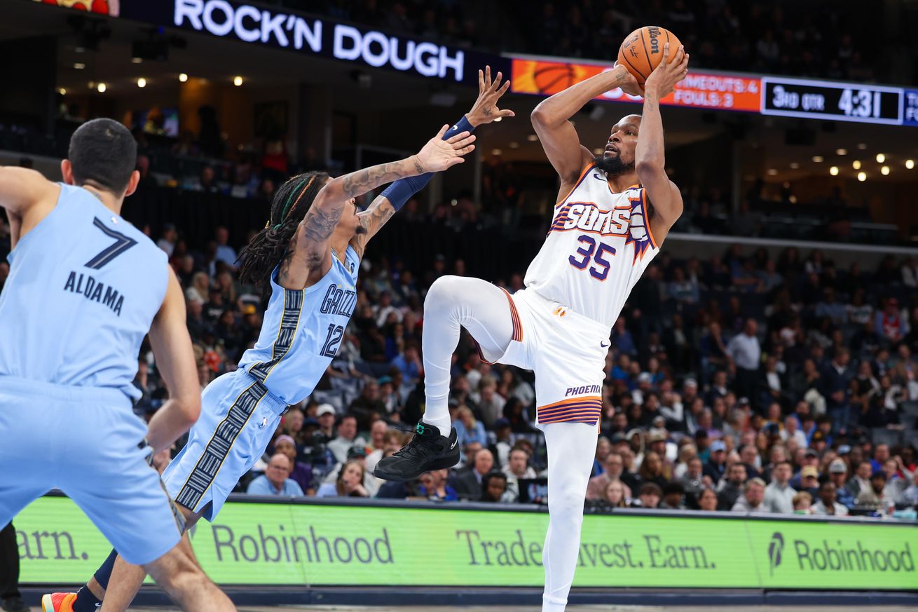 Phoenix Suns v Memphis Grizzlies