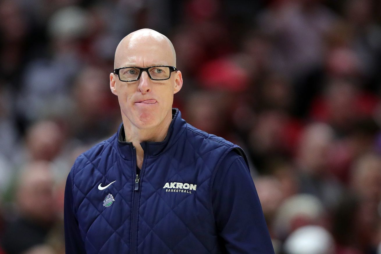 arizona-wildcats-mens-basketball-preview-akron-zips-mac-john-groce-ncaa-tournament-seattle-2025